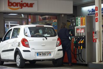 Francja wyklucza obniżenie podatków na paliwa. "Nie ma już środków"