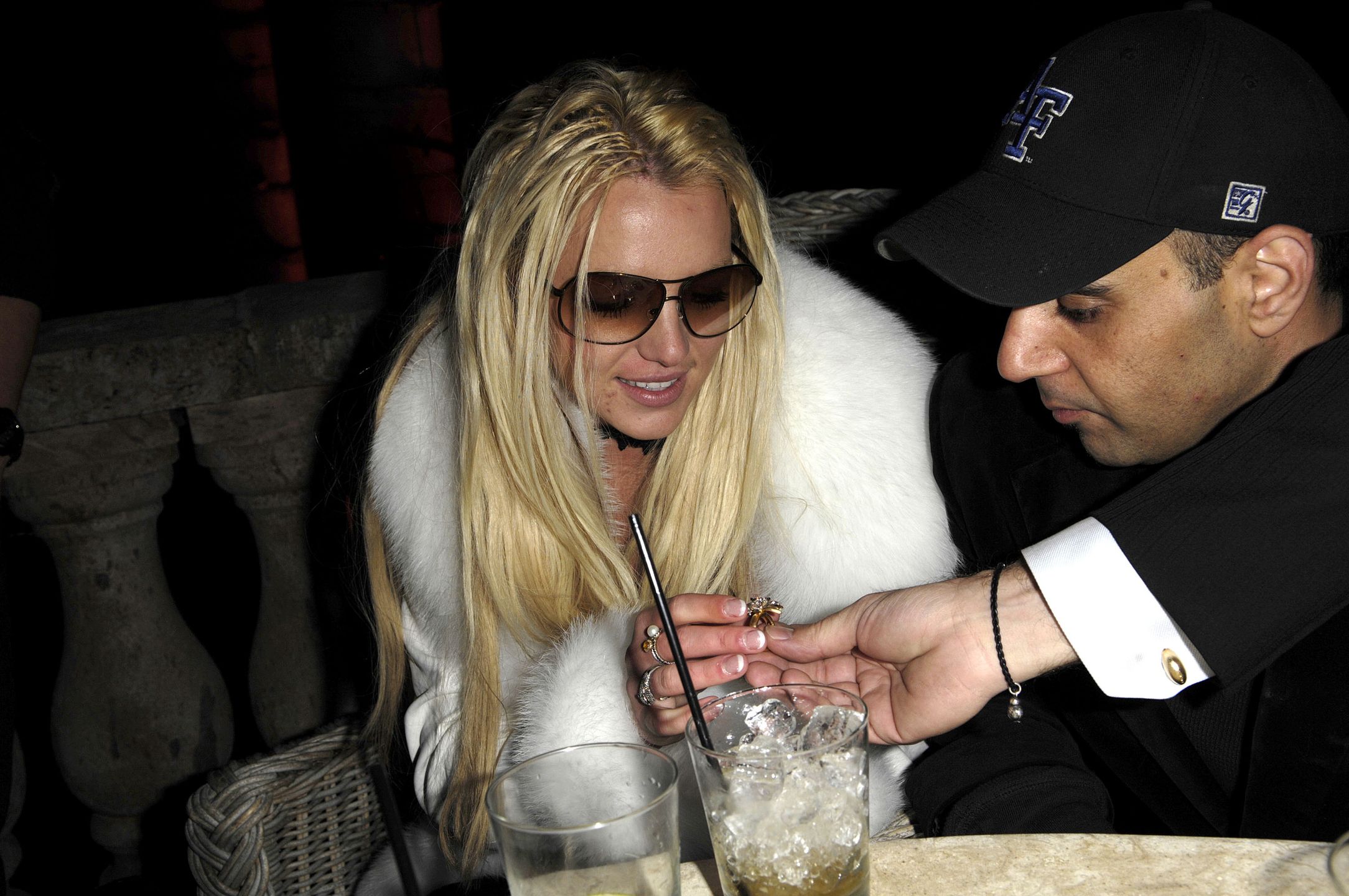 Britney Spears świętuje urodziny z Samie Luftim w 2007 r. 