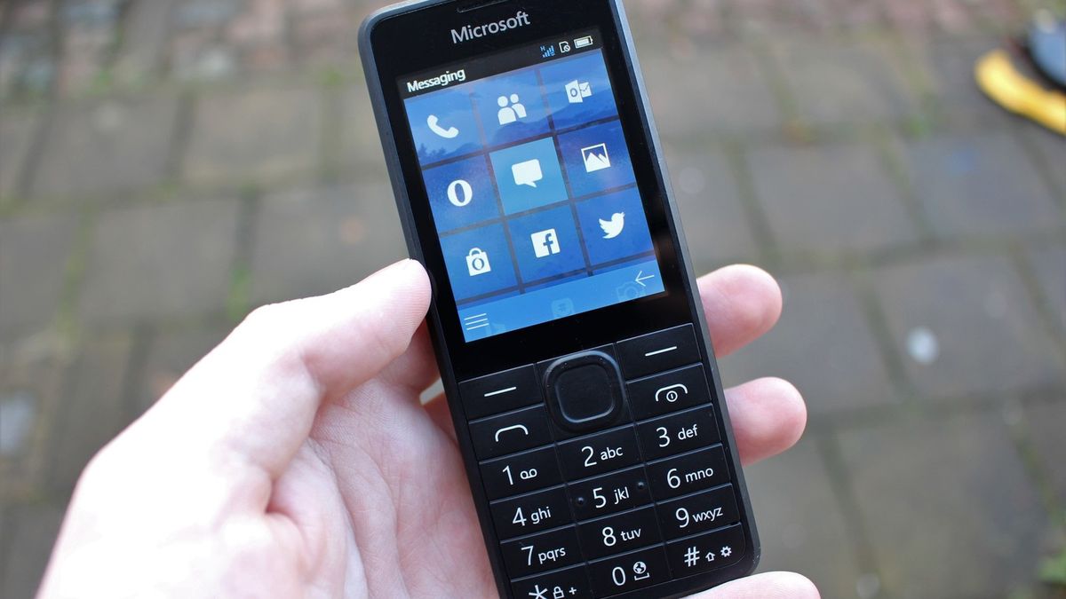 Anulowana komórka Microsoftu z interfejsem à la Windows. Wyciekł prototyp 1