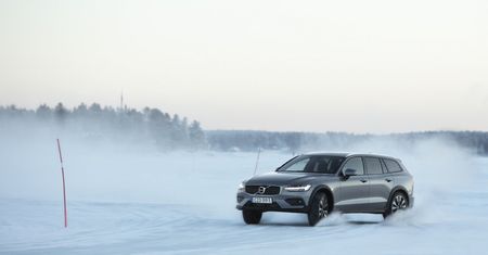 Ograniczniki prędkości w Volvo. Próbowałem zrozumieć oburzenie i nie udało się