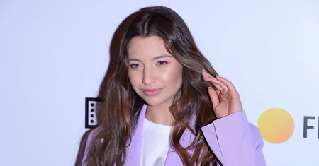 Julia Wieniawa wyprzedaje garderobę. Dochód ze sprzedaży ubrań przekaże na pomoc szpitalom