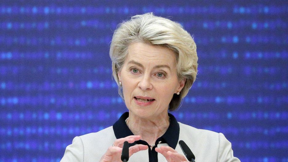 EU-Ukraine summit in Kyiv
epa10445682 European Commission President Ursula von der Leyen speaks at a meeting with media following the Ukraine - EU summit in Kyiv, Ukraine, 03 February 2023. Ursula von der Leyen and and Charles Michel accompanied by 15 Commissioners, visit Kyiv to meet with Ukrainian top officials and take part in the EU-Ukraine summit, the first summit since the European Council granted Ukraine the status of EU candidate amid Russia's invasion. Ukraine applied for EU membership in February 2022 and was granted EU candidate status in June 2022.  EPA/SERGEY DOLZHENKO 
Dostawca: PAP/EPA.
SERGEY DOLZHENKO