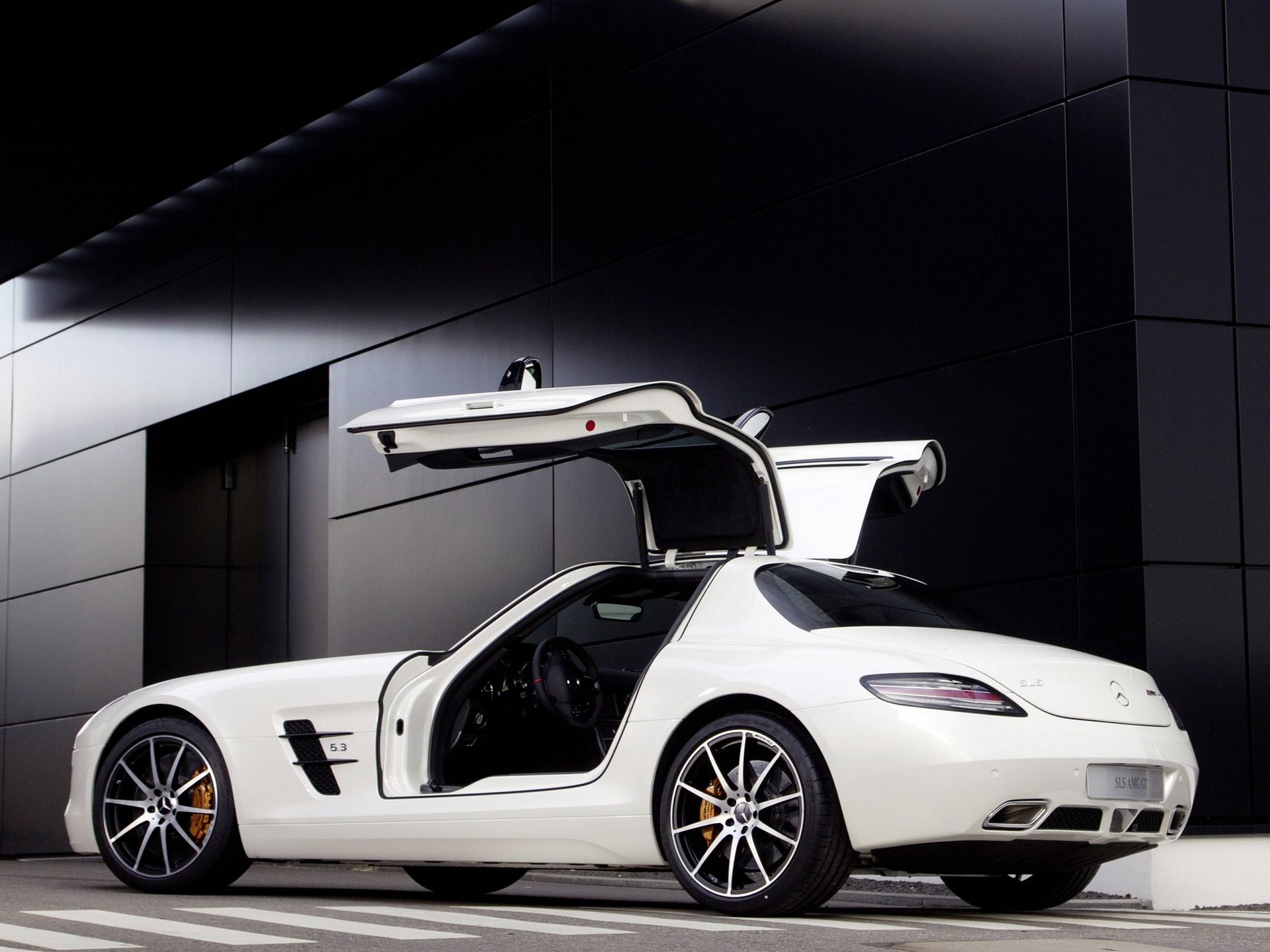 Żegnamy króla: odchodzi Mercedes-Benz SLS AMG 68