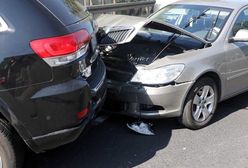 Warszawa. Kraksa na Wisłostradzie. Zderzyły się trzy samochody