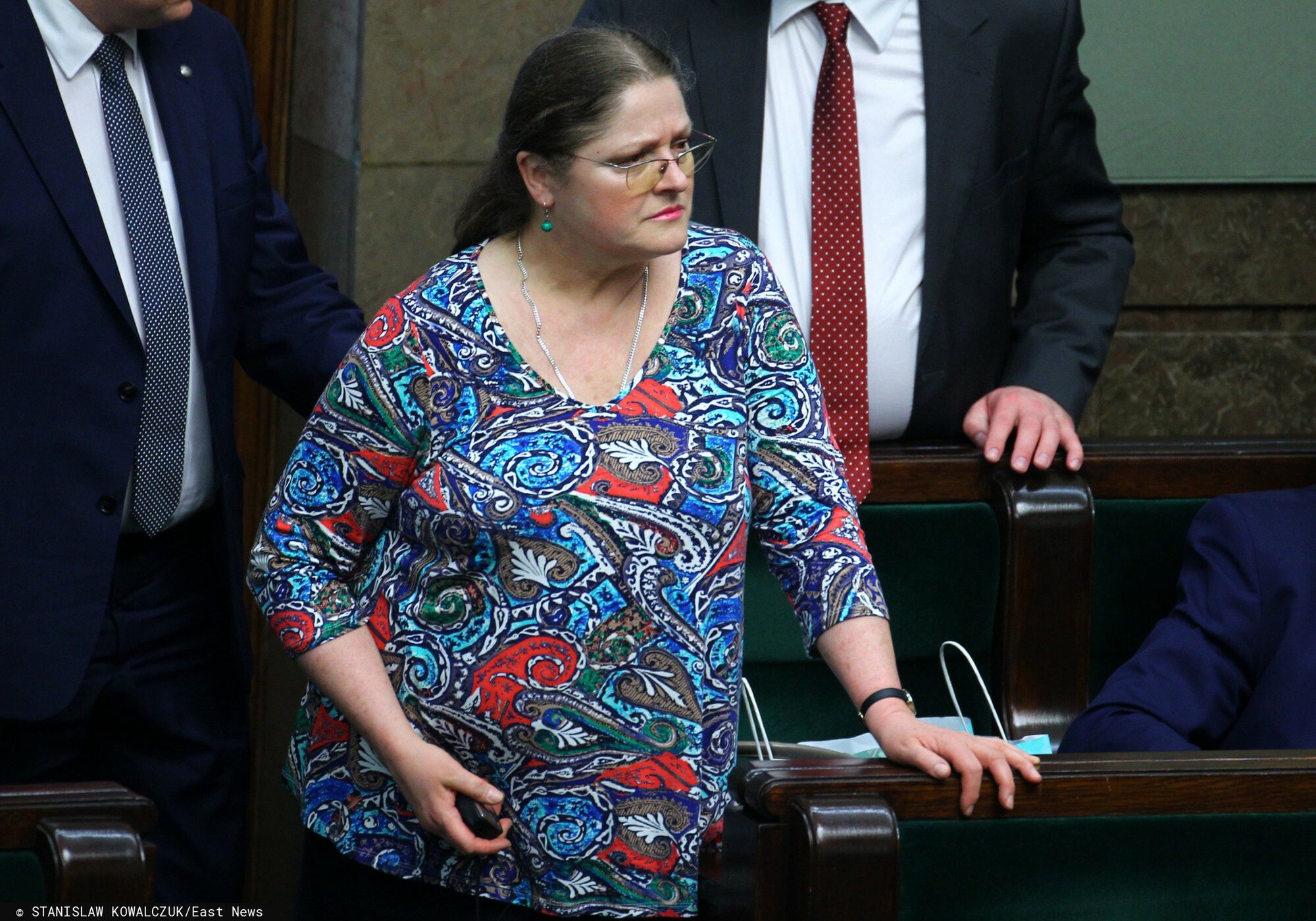 Krystyna Pawłowicz w bluzce we wzory 