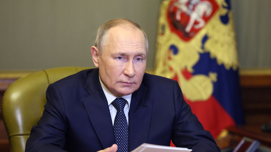Russian President Vladimir Putin holds a video conference meeting with elected heads of Russian regions, in Saint-Petersburg, Russia, 10 October 2022. EPA/GAVRIIL GRIGOROV / SPUTNIK / KREMLIN POOL MANDATORY CREDIT Dostawca: PAP/EPA.