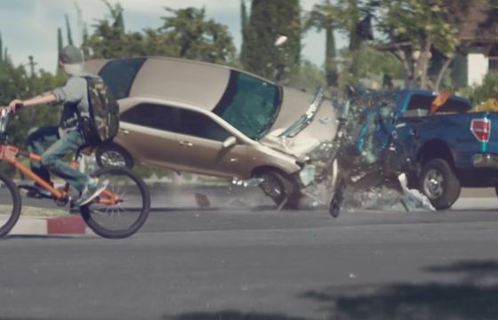 „It can wait” w kampanii o wypadkach drogowych wskutek korzystania ze smartfonów przez kierowców (wideo)