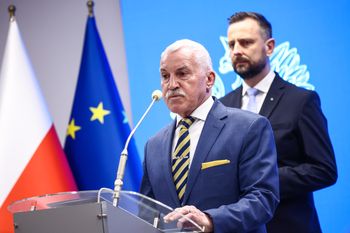Rosyjskie ataki hybrydowe w Polsce. Gen. Bieniek: Służby w gotowości
