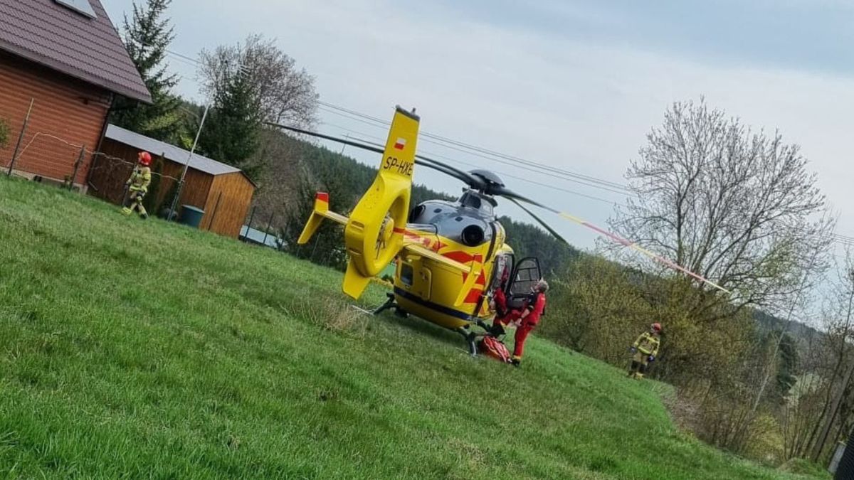 Maszyna rolnicza wciągnęła dwulatka. Wójt mówi o pomocy rodzinie