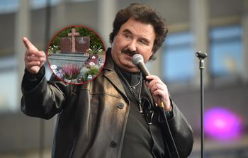 Grób Krzysztofa Krawczyka. Znicze stoją tylko obok nagrobka