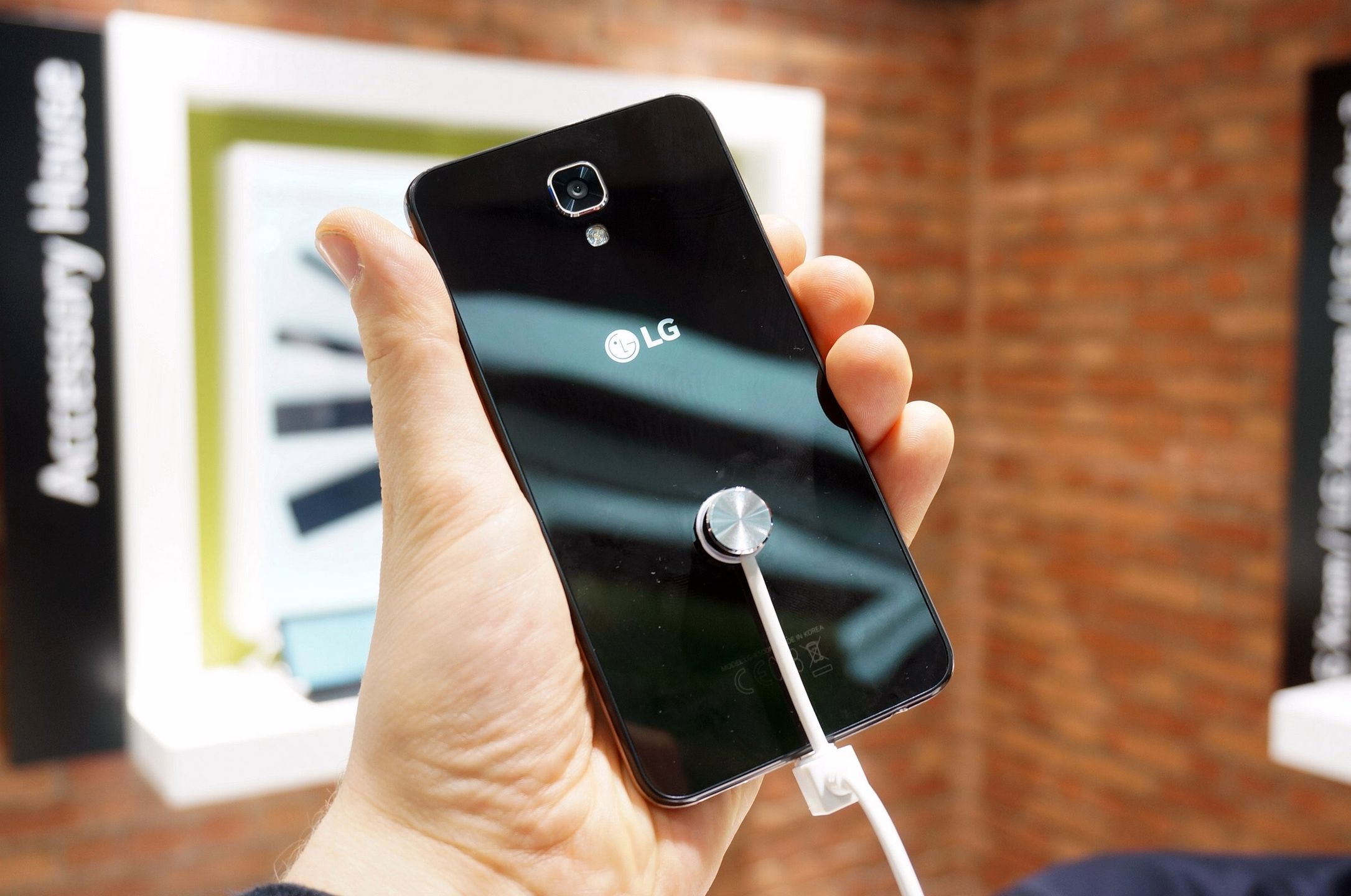 LG X cam i X screen – bardzo wyspecjalizowane telefony ze średniej półki. Dla mas czy entuzjastów? 2