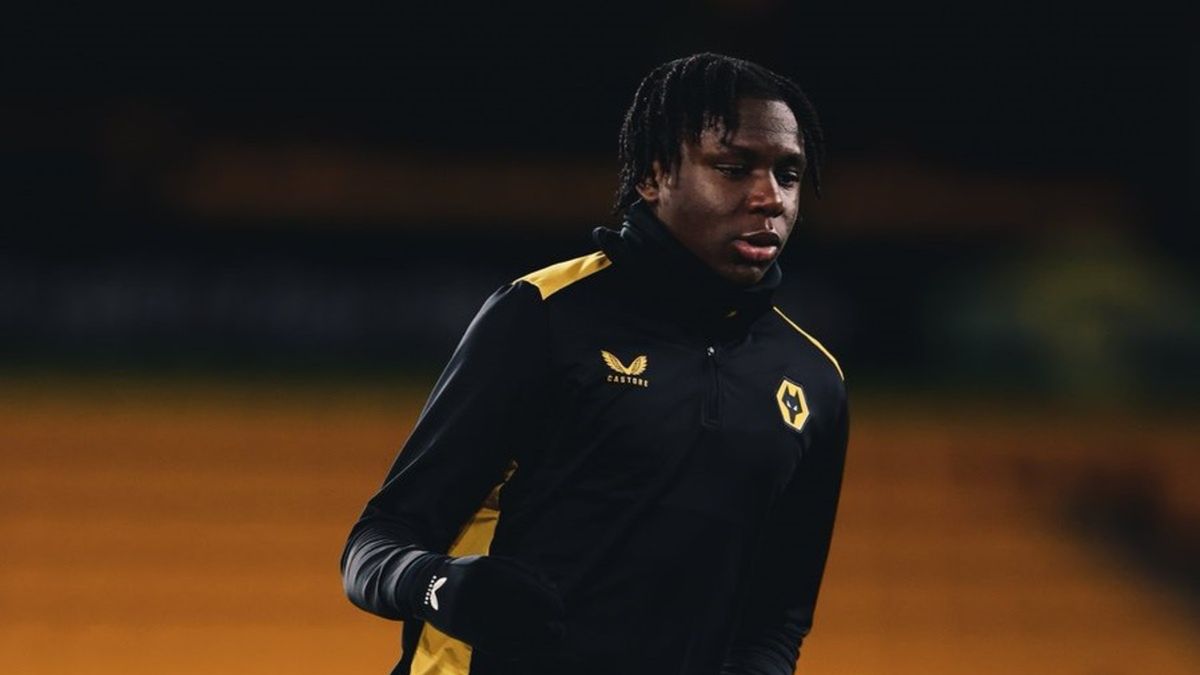 Wes Okoduwa w barwach Wolverhampton Wanderers