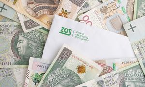 ZUS nakazał jej zwrot 40 tys. zł. Głośny spór o podwójną emeryturę