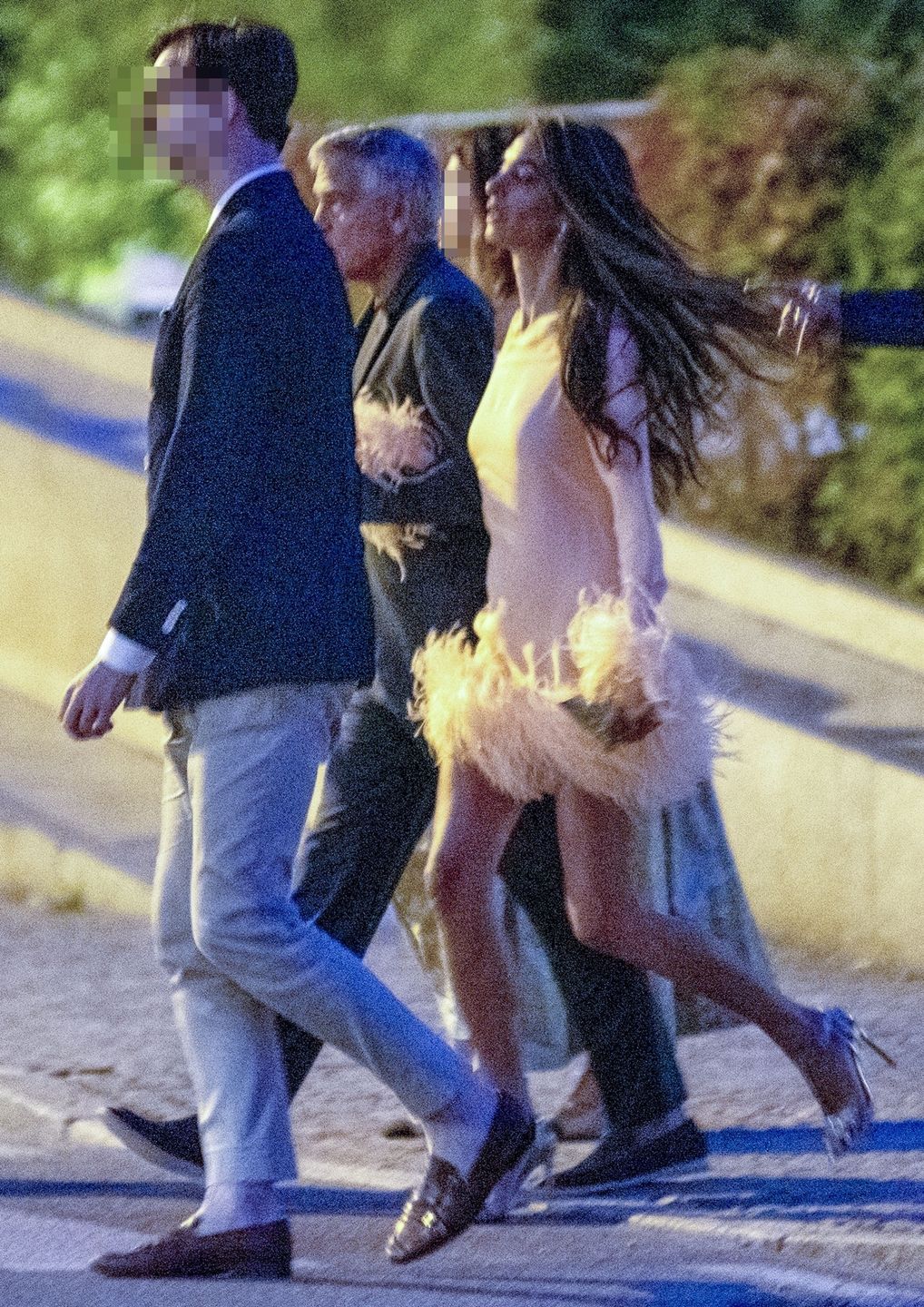 Amal i George Clooneyowie nad jeziorem Como