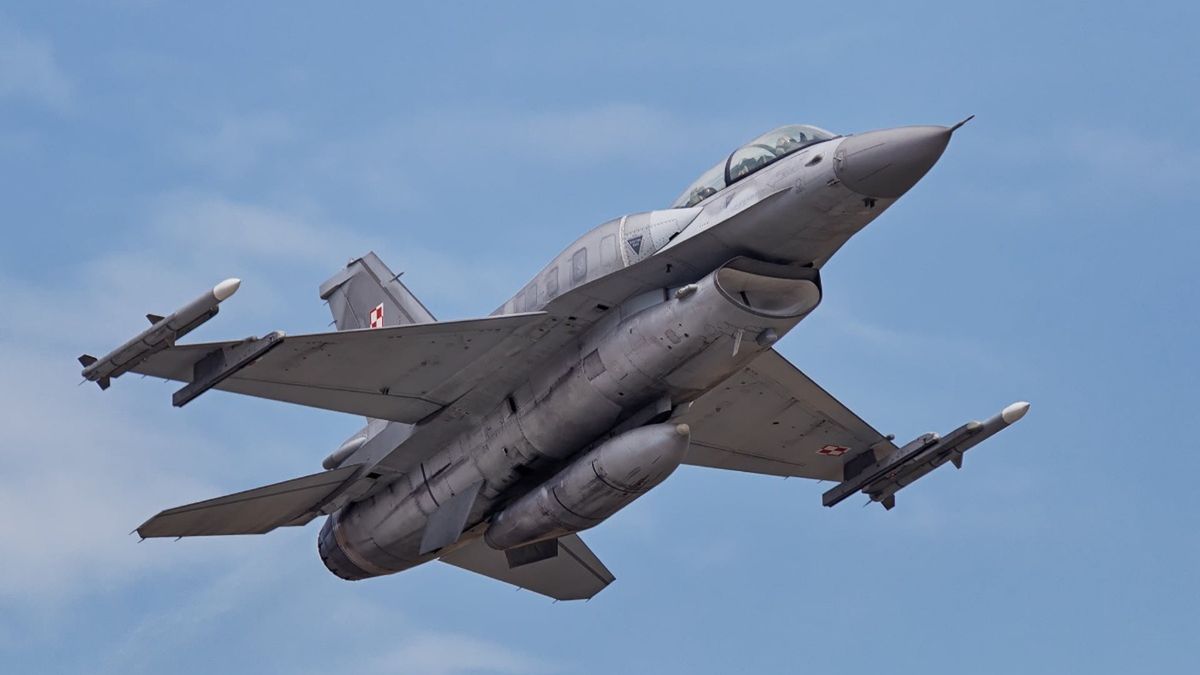 Polski F-16