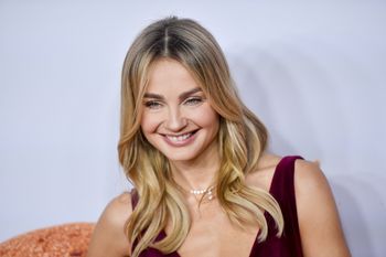 Małgorzata Socha w "babciowej" stylizacji. Kit czy kit?