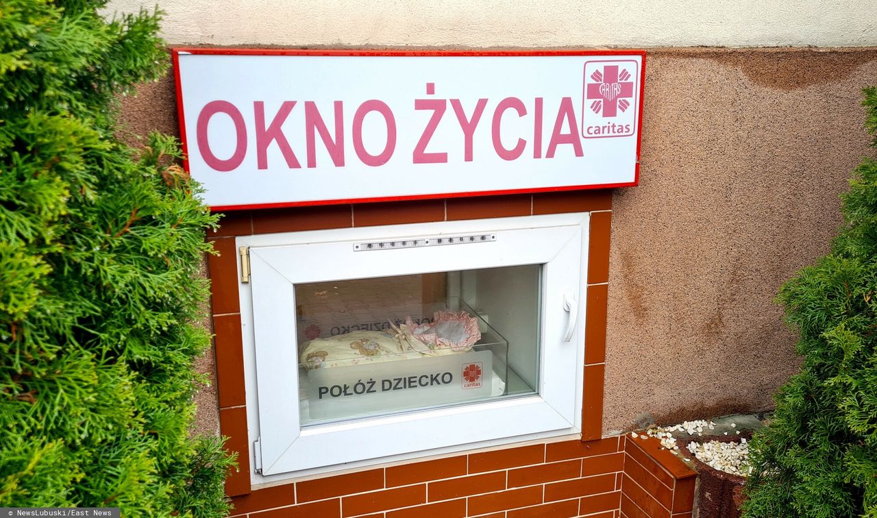 Noworodek w oknie życia. "Dziewczynka miała dwa dni"