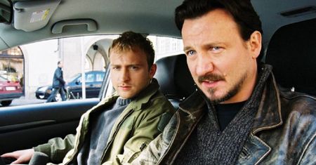 Filmy i seriale z Robertem Więckiewiczem. Odgadniesz tytuły po jednym kadrze?