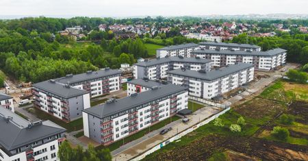 Absurdalny regulamin na osiedlu. Kwestią sporną "przybijanie gwoździ"
