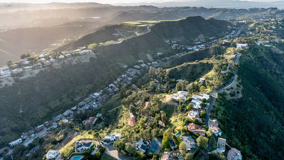 Domy na przedmieściach Los Angeles - Stany Zjednoczone są jednym z najpopularniejszych krajów, w których milionerzy inwestują w nieruchomości