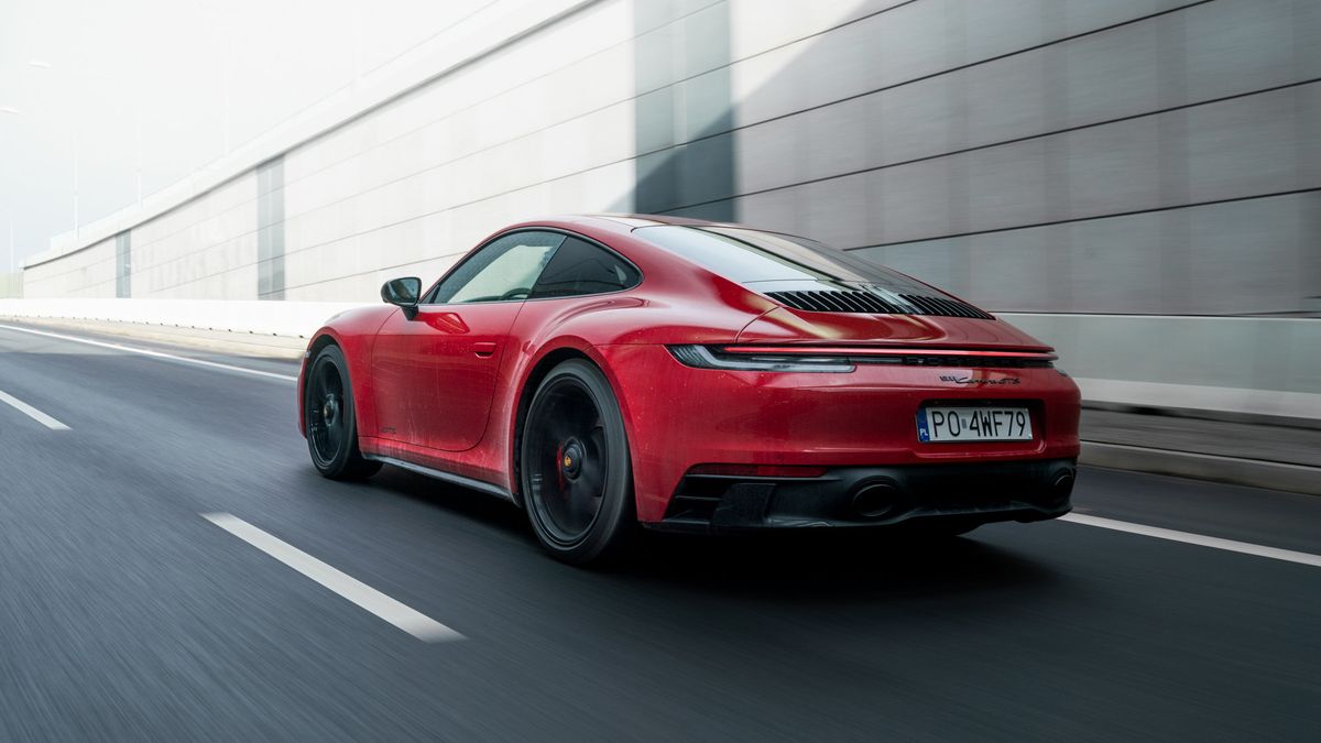 Porsche 911 stosunkowo szybko osiąga swoją najniższą wartość, ale procent spadku wartości jest najmniejszy