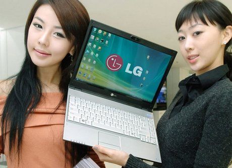Laptop podświetlany LED-ami 1