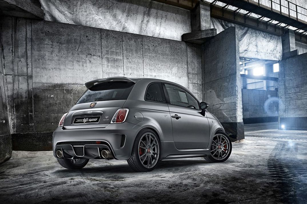 Abarth 695 biposto – 190 KM w Genewie