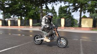 Człuchów: Wyjątkowy motocykl podczas Cafe Racer Sprint. Miał silnik diesla!