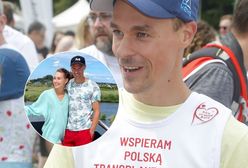 Dziewczyna Żyły w samym swetrze. Nie mogą się od siebie oderwać