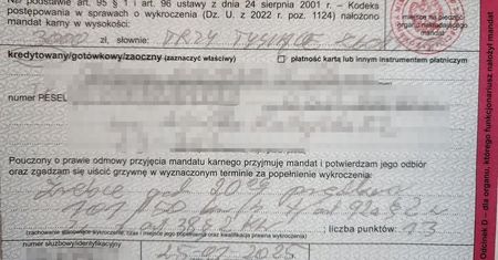 28 punktów karnych i rekordowy mandat. Pięciu kierowców straciło w weekend prawo jazdy. A można było wolniej jechać