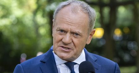 Tusk reaguje na słowa Czarnka o Ukrainie. Mocny wpis