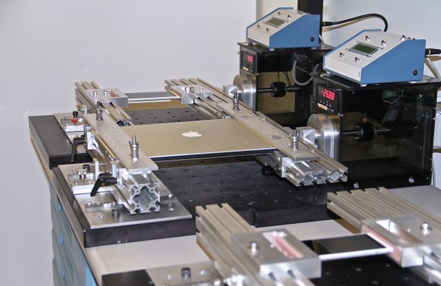 Apple: "Problemy z wygięciami dotknęły tylko 9 osób. Nowe iPhone'y są wytrzymałe!" 6