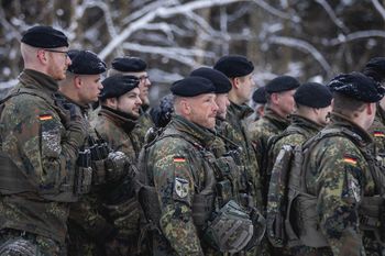 "FAZ" o planie dla Bundeswehry. "10 lat to za długo"