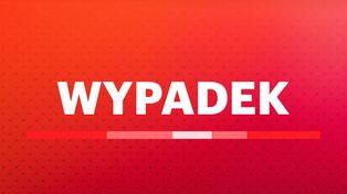 Wypadek na drodze krajowej numer 74 w miejscowości Przyjmo. Ciężarówka przewróciła się na drogę, trasa zablokowana