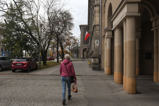 Decyzja o ew. lockdownie w piątek. "To bardzo brutalne działanie"