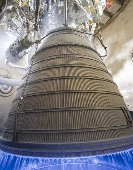 CECE - Silnik, który nagrzewa się do 2760 °C produkuje lód 1