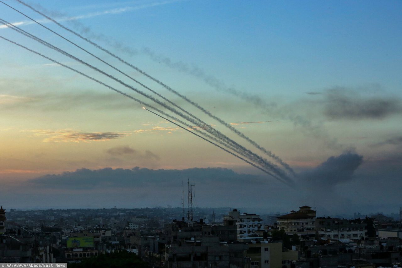 Ogromny atak Hamasu na Izrael. Rakiety z rur kanalizacyjnych vs Żelazna Kopuła