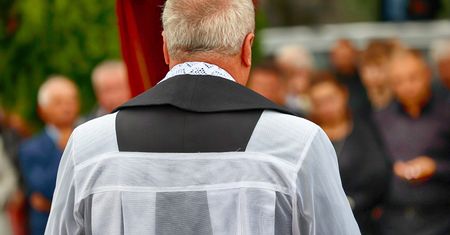 Skandal na Dolnym Śląsku. Ksiądz odprawiał "zakazane" msze