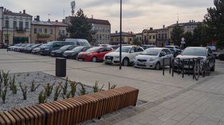 Wolbrom: Nowe zasady parkowania w rejonie rynku. To koniec darmowego postoju