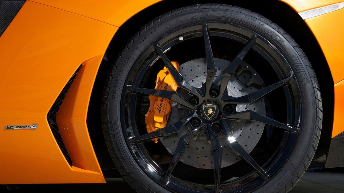 Lamborghini Aventador LP700-4 Roadster