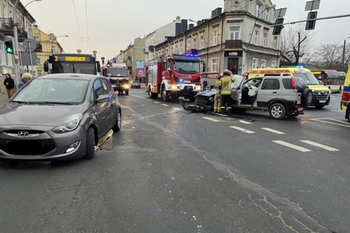 Wypadek na skrzyżowaniu ulic Kunickiego i Nowy Świat w Lublinie