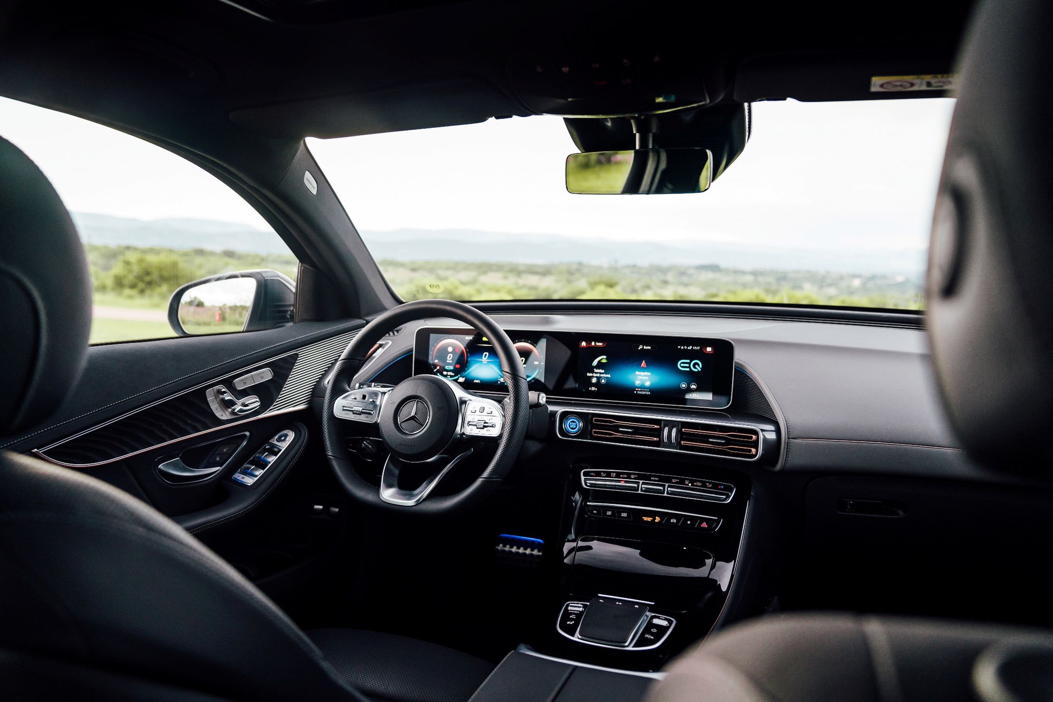 Wnętrze nie odbiega od innych modeli Mercedesa.