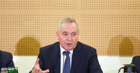 "Nieporozumienie". Henryk Kowalczyk reaguje na pretensje rolników