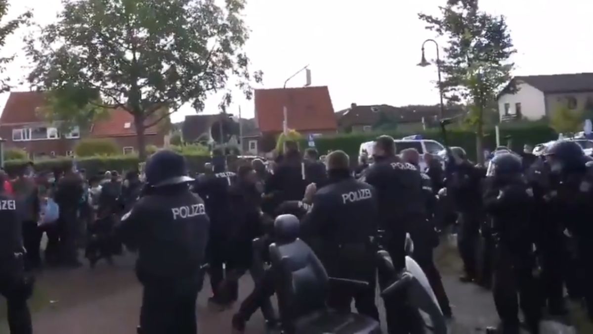 Zatrzymali pociąg pod Hamburgiem. Na miejsce wezwano 200 policjantów