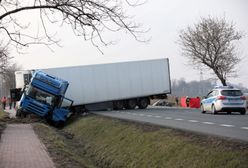 Tragiczny wypadek na krajowej "50". Tir czołowo zderzył się z autem osobowym