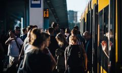 Poranny paraliż metra w Warszawie. Sześć stacji zamkniętych