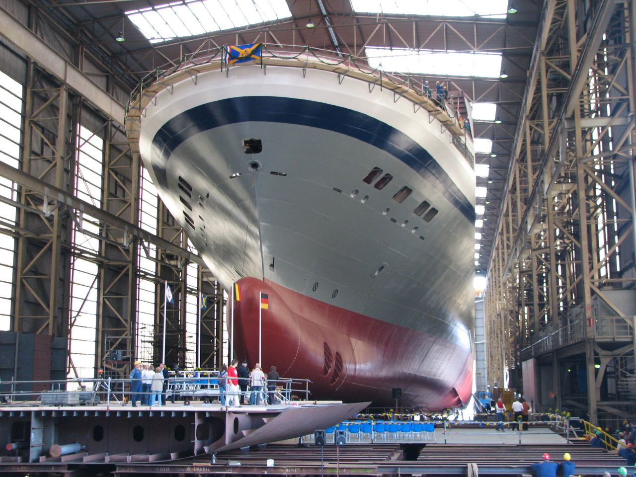 German shipyards in crisis: unpaid workers and legal battles