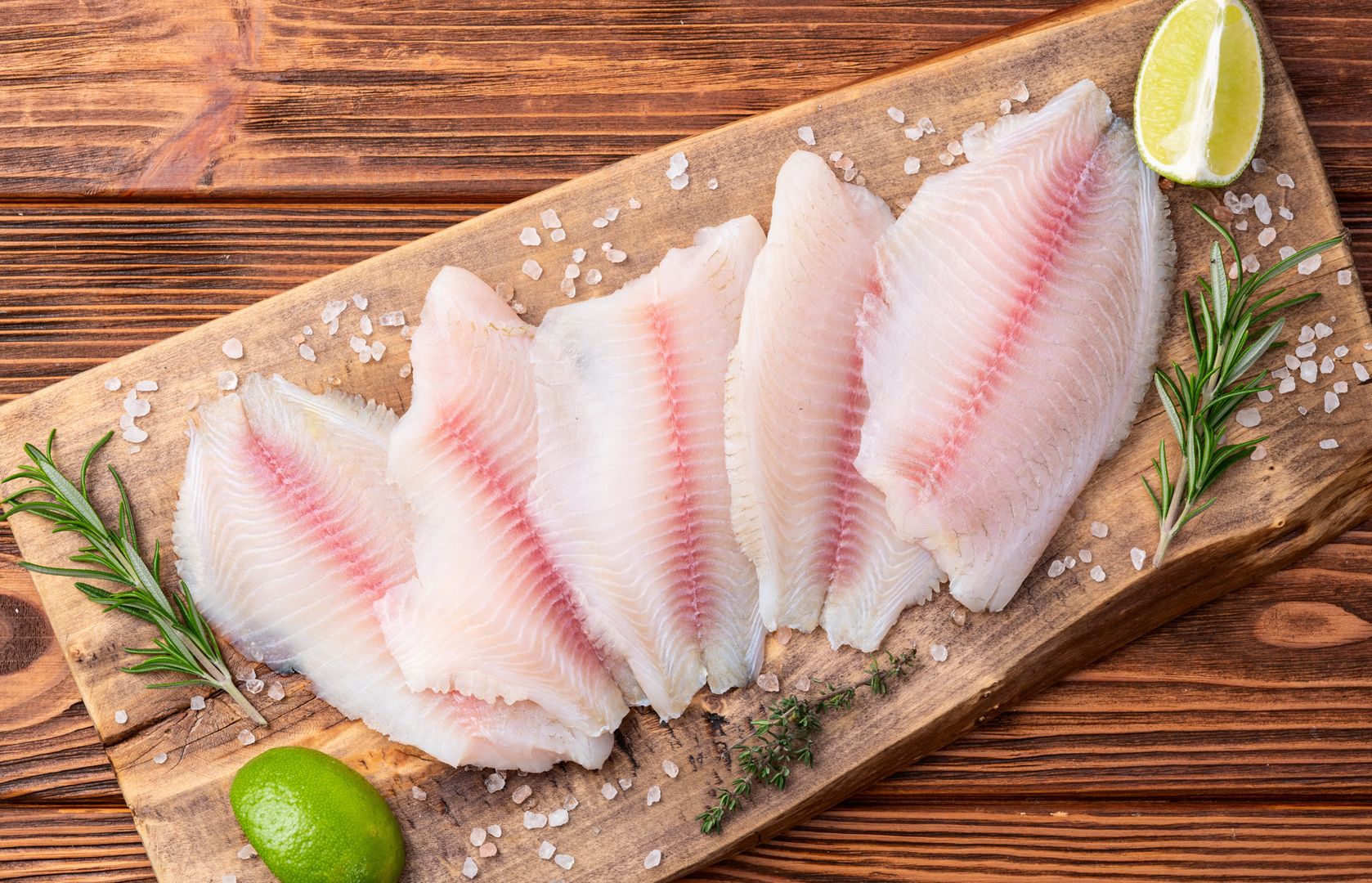 Tilapia to ryba, która często gości na naszych talerzach 
