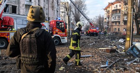 Rosyjskie ataki na energetykę Ukrainy. Celem osłabienie przemysłu obronnego