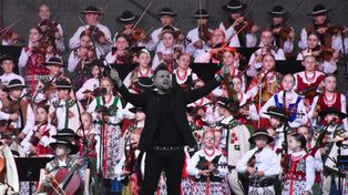Mała Armia Janosika koncertowała w Malborku. Przyciągnęła tylu fanów, że zapełniła się prawie cała widownia przy zamku